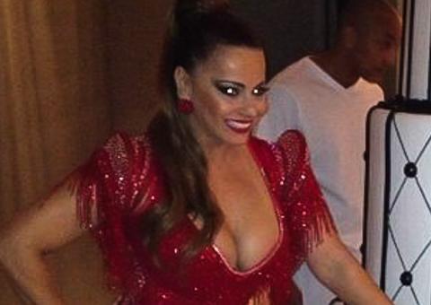  Viviane Araújo assume que usou anabolizantes  “Parei porque é prejudicial”